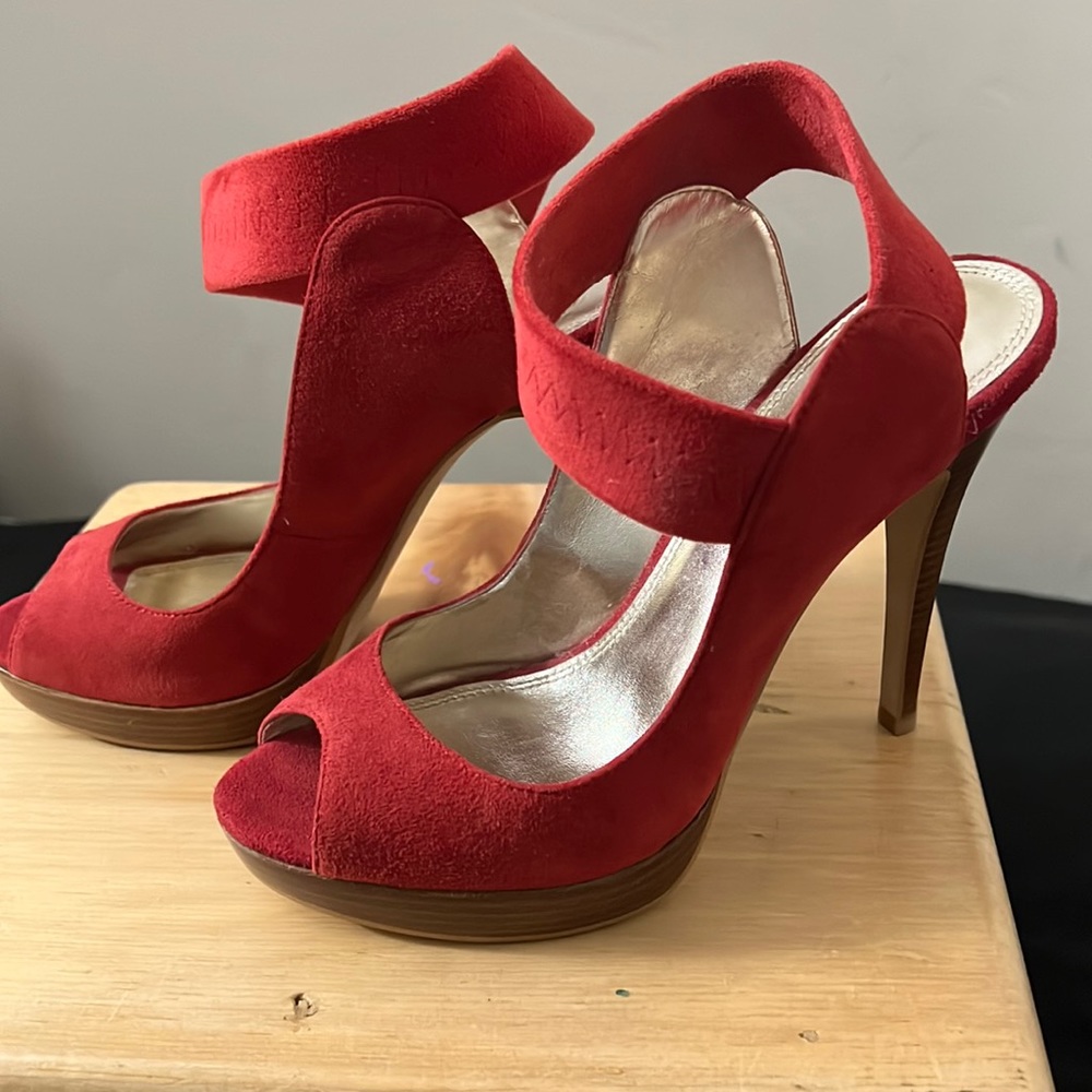Bakers womens heels 7.5 red/orange